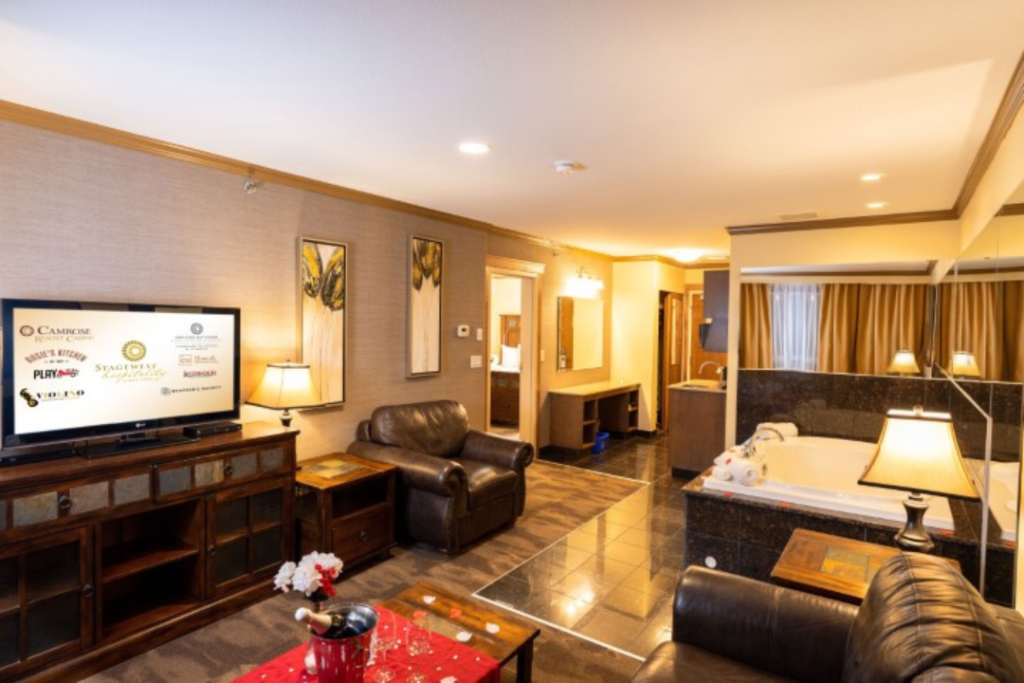 jacuzzi-suite-camrose-resort-casino